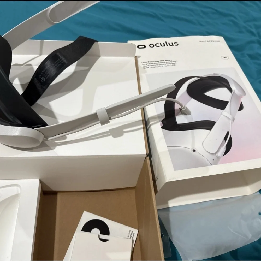 Oculus Quest 2 Elite Strap with Battery - White and Black